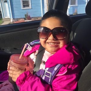 Meet your Posher, Evelyn